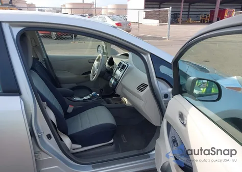 2011 Nissan Leaf Sl z USA, uszkodzony, nr VIN JN1AZ0CP6BT001077